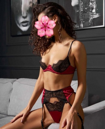 Мои услуги столь же разнообразны, как я сама – я открыта для экспериментов и готова погрузиться в мир твоих самых смелых фантазий. В моем арсенале – сексуальный массаж, классический секс, оральные ласки, анальный секс, различные ролевые игры и многое другое. Мои опыт и нежные прикосновения помогут тебе расслабиться и забыть о повседневных проблемах. Уверяю, ты будешь доволен встречей со мной. 👄❤️
Конечно, я понимаю, что слова могут сказать не все, поэтому на моем профиле ты найдешь фотографии, подтверждающие мою нежность и красоту. А довольные отзывы моих предыдущих клиентов лишний раз подчеркнут, что я – именно та, кто сможет осуществить все твои желания. Мы встретимся в уютной атмосфере моей уютной квартиры в Москве. Разреши себе расслабиться и насладиться этим незабываемым опытом. Жду тебя, мой сладкий! 💕🔥 11448, 24 года